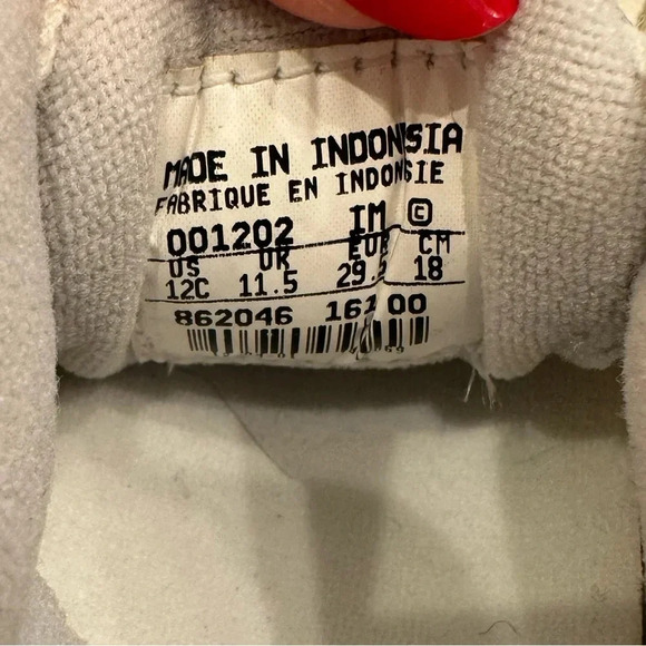 Nike Girl’s Pink Althetic Tennis Shoes - Picture 4 of 9